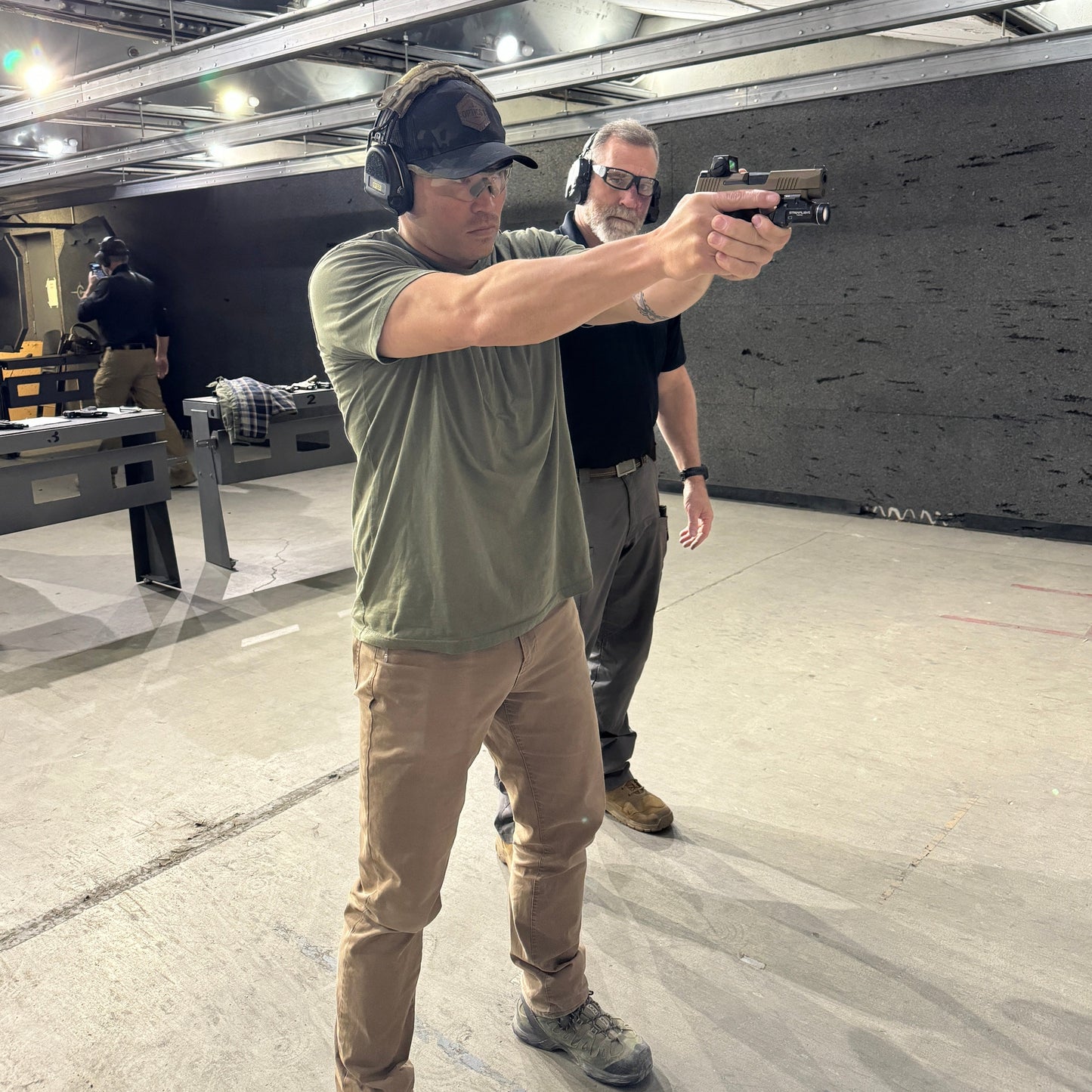 Handgun 4 - Manipulations